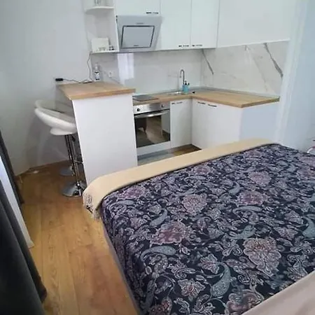 Maestral Free Parking *