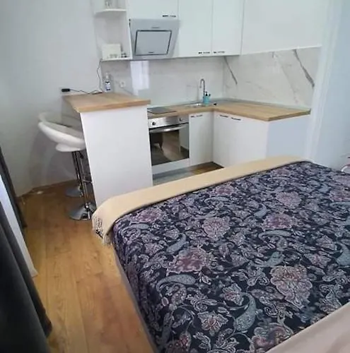 Maestral Free Parking *